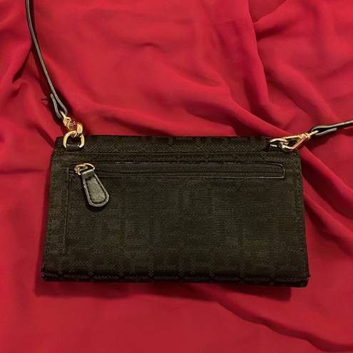 Tommy Hilfiger  Black Tonal Th Serif Signature Convertible Crossbody Wallet