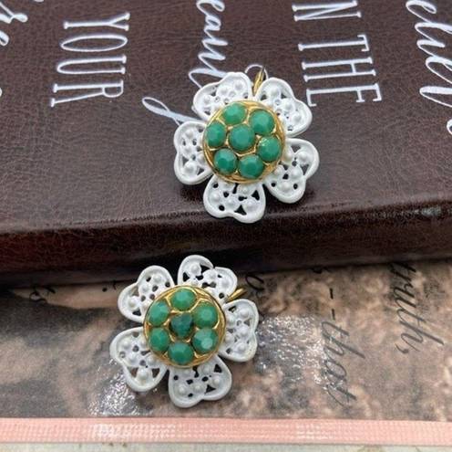 Petal 1950s Vintage Large Green Jade White Flower  Earrings Gold Tone