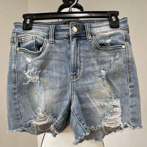 Judy Blue  paint slash distressed shorts in a size small