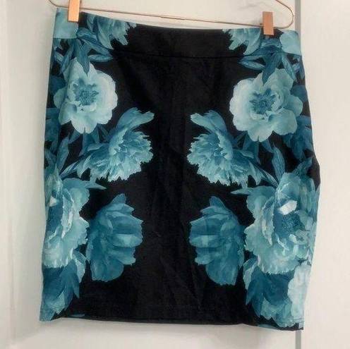 INC  BLACK & BLUE FLOWER SKIRT