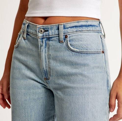 Abercrombie & Fitch  Curve Love Low Rise Straight Jean