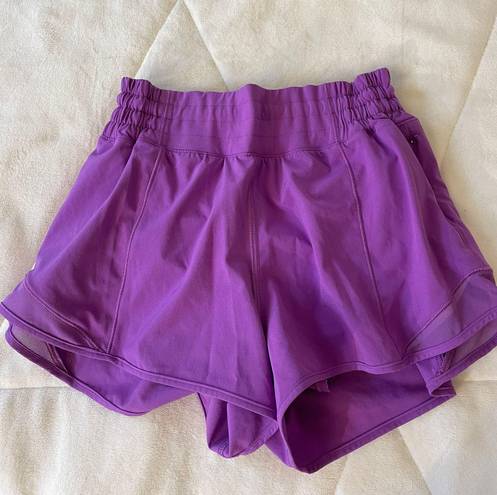 Lululemon Hotty Hot Short 2.5” Size 4