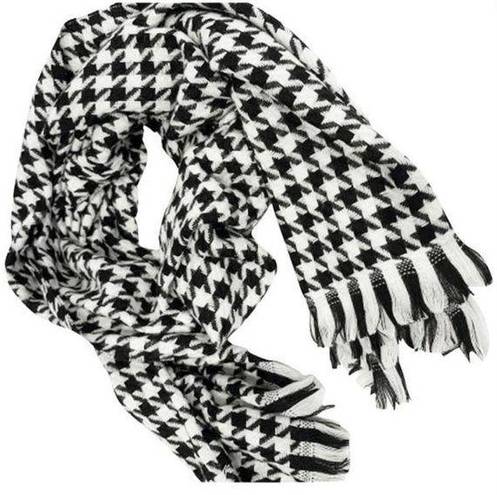 Virginia Wolf Scarf fringe end knit in black in white checks one size