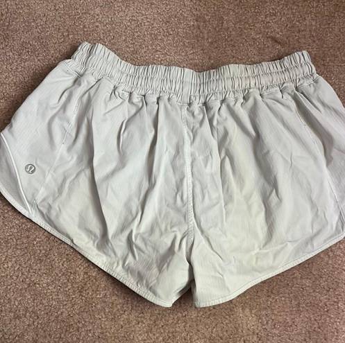 Lululemon White Hotty Hot 2.5” Shorts