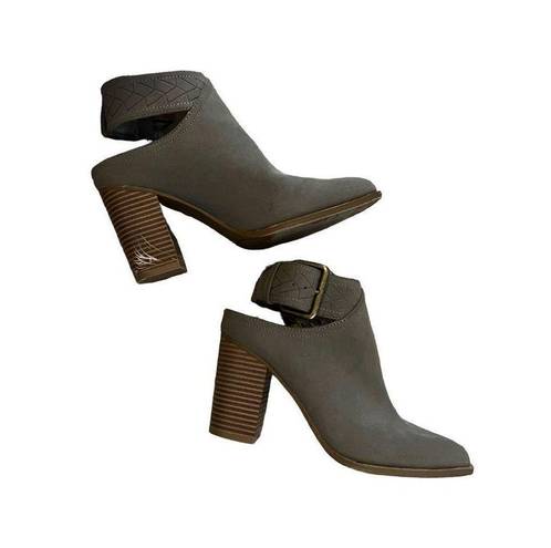 American Eagle  chunky heel bootie