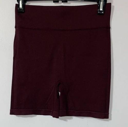 Aura  Burgundy Seamless Shorts Size Medium - large