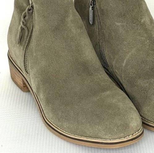 Blondo  Waterproof Womens Liam Ankle Boots Khaki Olive Side Zip Lug Sole