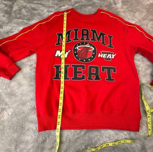 Nba  Women's Medium Red Miami Heat Crewneck Pullover Long Sleeve Sweatshirt