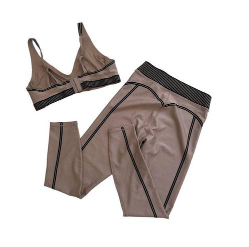 Alo Yoga  - Airlift Line Up Sports Bra & High Waist Suit Up Leggings in Brown