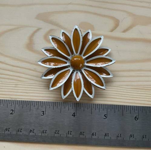 Daisy Vintage Enameled Metal 2 Tone Brown and White  Brooch Pin