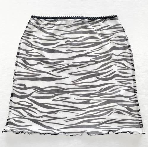 Pretty Little Thing Zebra Print Mesh Lettuce Hem Mini Skirt Black White Size 4