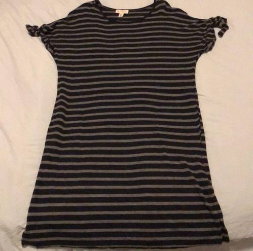 Eliane Rose  Navy and Gray Striped Short Sleeve Dress Size Small