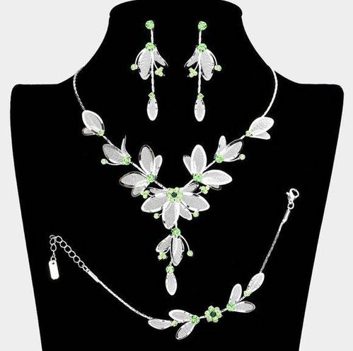 Petal 🦋 Stone assented metal  jewelry set