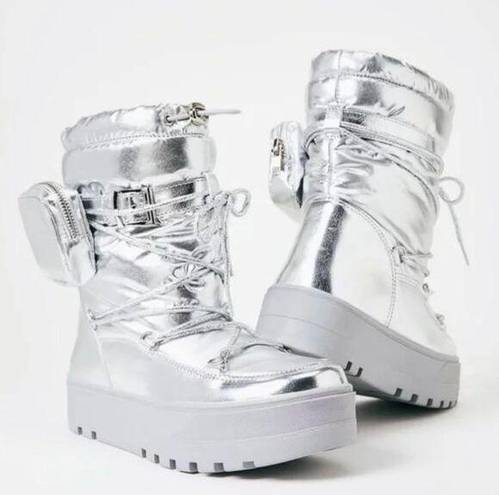 The Moon Mila Silver Metallic Winter Snow Boots w/ Side Pouches