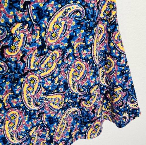 LuLaRoe 🔥🔥 $5 NWT  Paisley Print Flowy Scoop Neck Floral Print Blouse Sz M