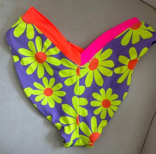 ONEONE Swimwear NWT  Bikini Bottom Daisy Jesse Small