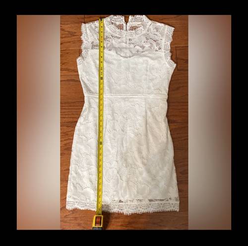 Sans Souci sleeveless white lace dress. Size XL