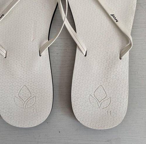 REEF  Womens Basic Slip On Beach Thong Flip Flops Size 11 White Sandals