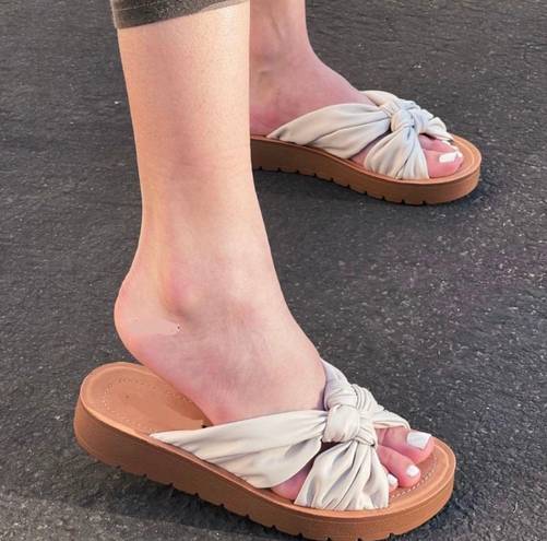 Soda Shoes Off White knot Sandal