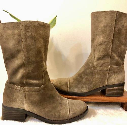 Jessica Simpson Quinn Suede Boot In Taupe