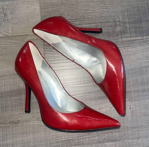 GUESS Red Pumps