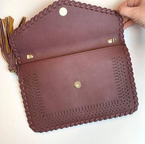 Krass&co Jen &  Vegan Leather Maroon Tassel Clutch