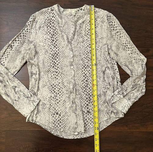 Joie Soft  white & gray animal print long sleeve button down top size XS