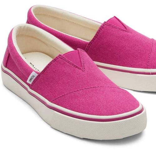 Toms NWT  Pink Slip Ons Size 8