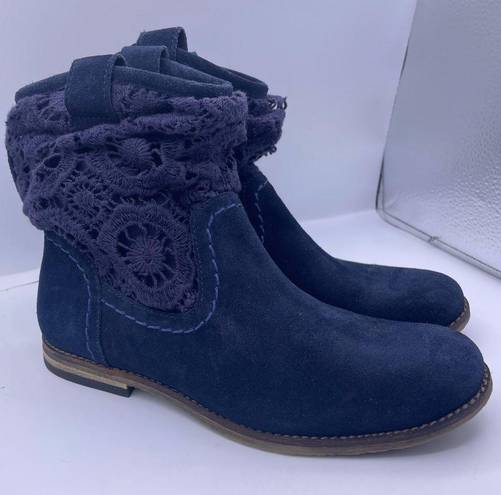 The Sak suede pull-on blue booties crochet stitching detail women Size 6