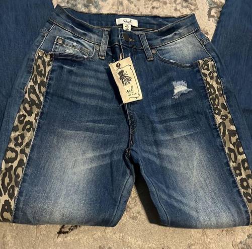 easel NWT  Jeans