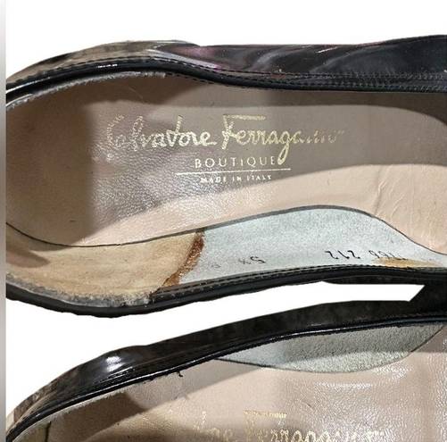 Salvatore Ferragamo vintage  black patent leather flats size 5.5