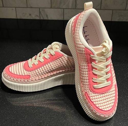 Nicole Miller NEW!  Brita Pink Multicolor Size 7.5 Sneakers