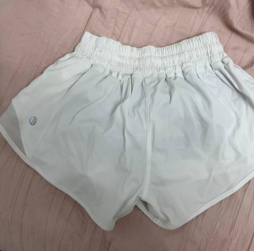 Lululemon Hotty Hot Short 2.5”