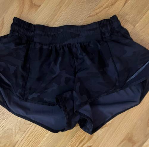 Lululemon Hotty Hot Short 2.5”