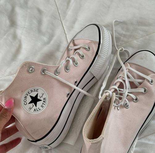 Converse Light Pink