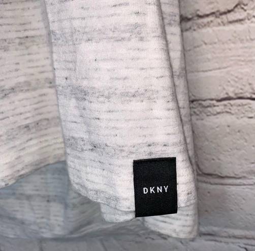 DKNY 🇺🇸  White & Gray Striped Short Sleeve Tee Shirt