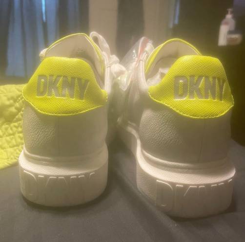 DKNY SHOES