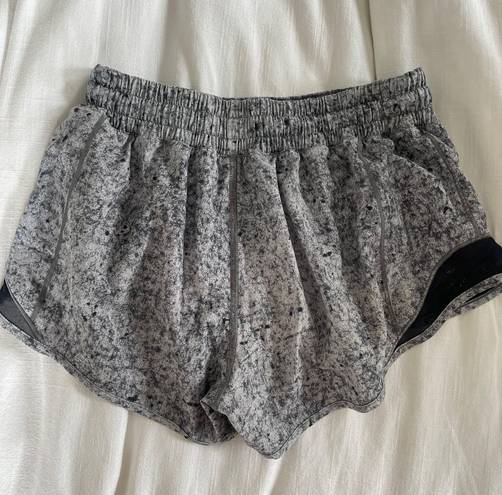 Lululemon Hotty Hot Short 2.5”