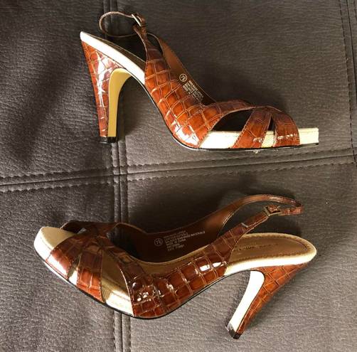 Isaac Mizrahi Shiny Burnt Orange/Brown Heels