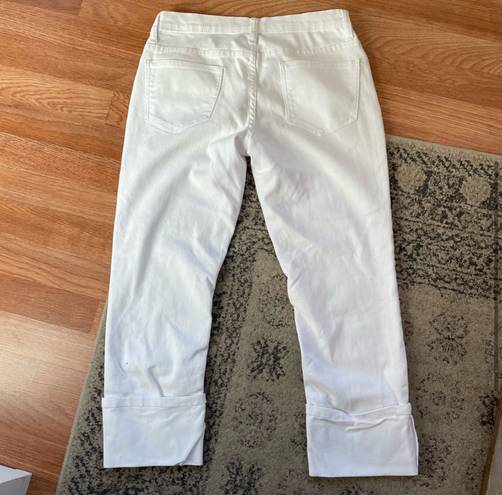 Venus Size 6 White Cropped Jeans