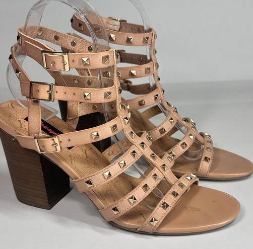 Betsey Johnson BETSEYVILLE Naveah Gold Studded Tan Gladiator Block Heeled Sandals Size 9