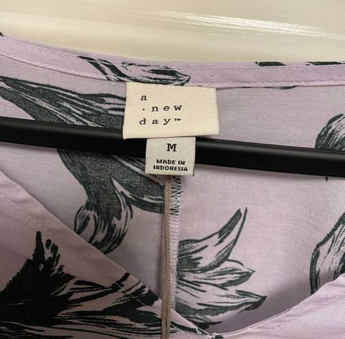 A New Day NWT Lavender Palm Top