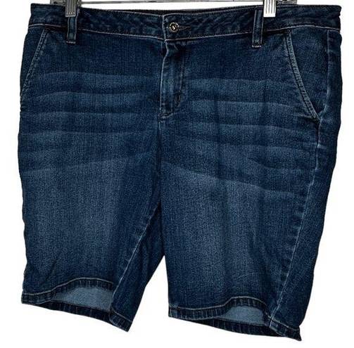 Liz Claiborne  Petite Classic Denim Shorts