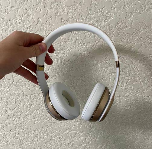 Beats Solo 3 Wireless Rose Gold