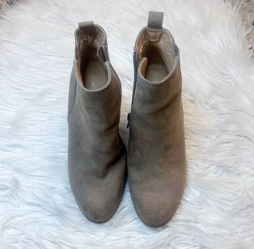 EXPRESS Taupe Suede Booties