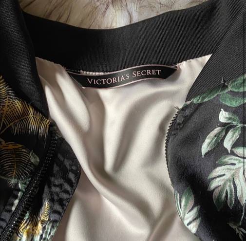 Victoria's Secret VS satin bomber jacket (S)