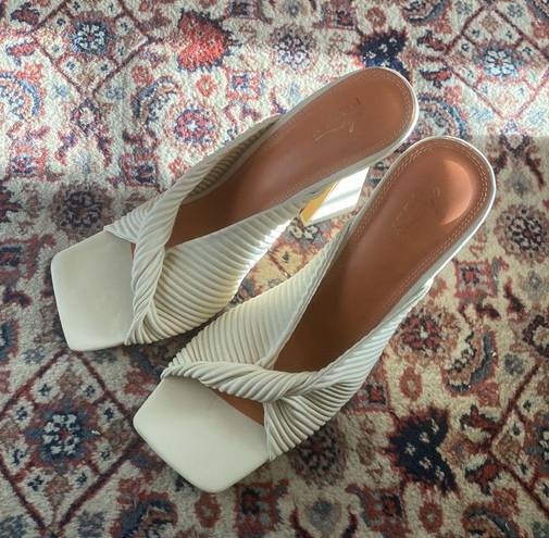 Oh Polly Hideaway Ribbed Leatherette Mule Heels in Cream