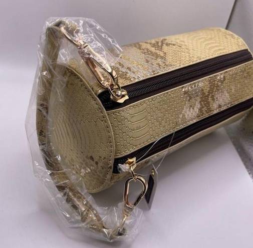 Simply Southern NWT  Small Round‎ Snakeskin Cosmetic Bag