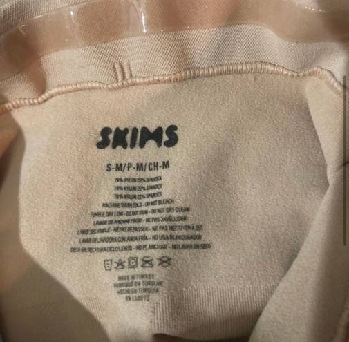 SKIMS Sculpting Mid Thigh Shorts S/M