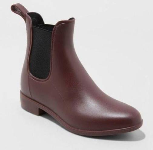 Charlotte Russe  burgundy Chelsea rain boots A24